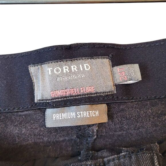 Torrid Women's Black Wash Bombshell Flare Button Fly Jeans Size 24T - Picture 3 of 6